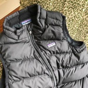Girls size large (12) black Patagonia down vest